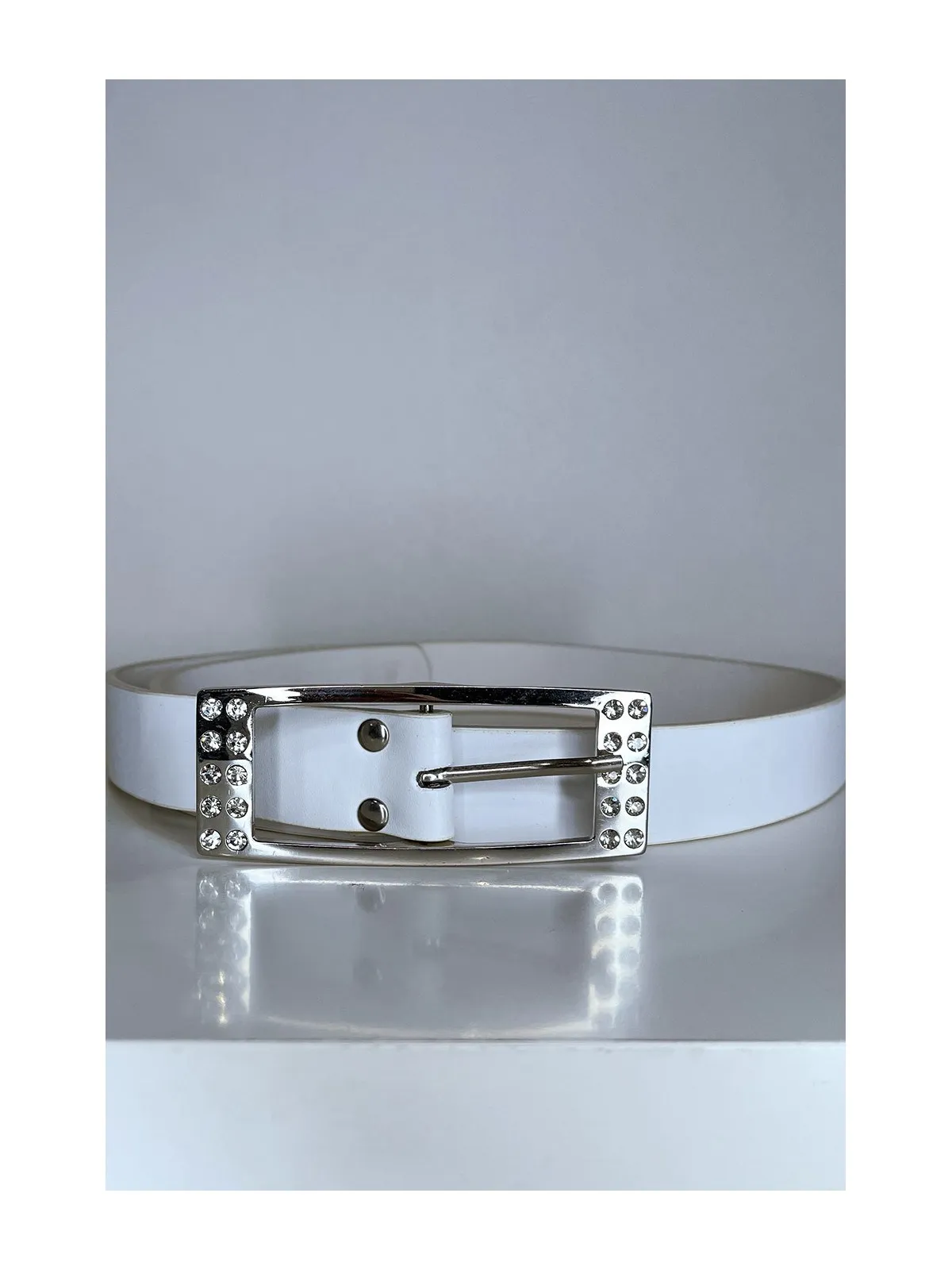 Ceinture femme en blanche avec boucle réctangle ornée de strass