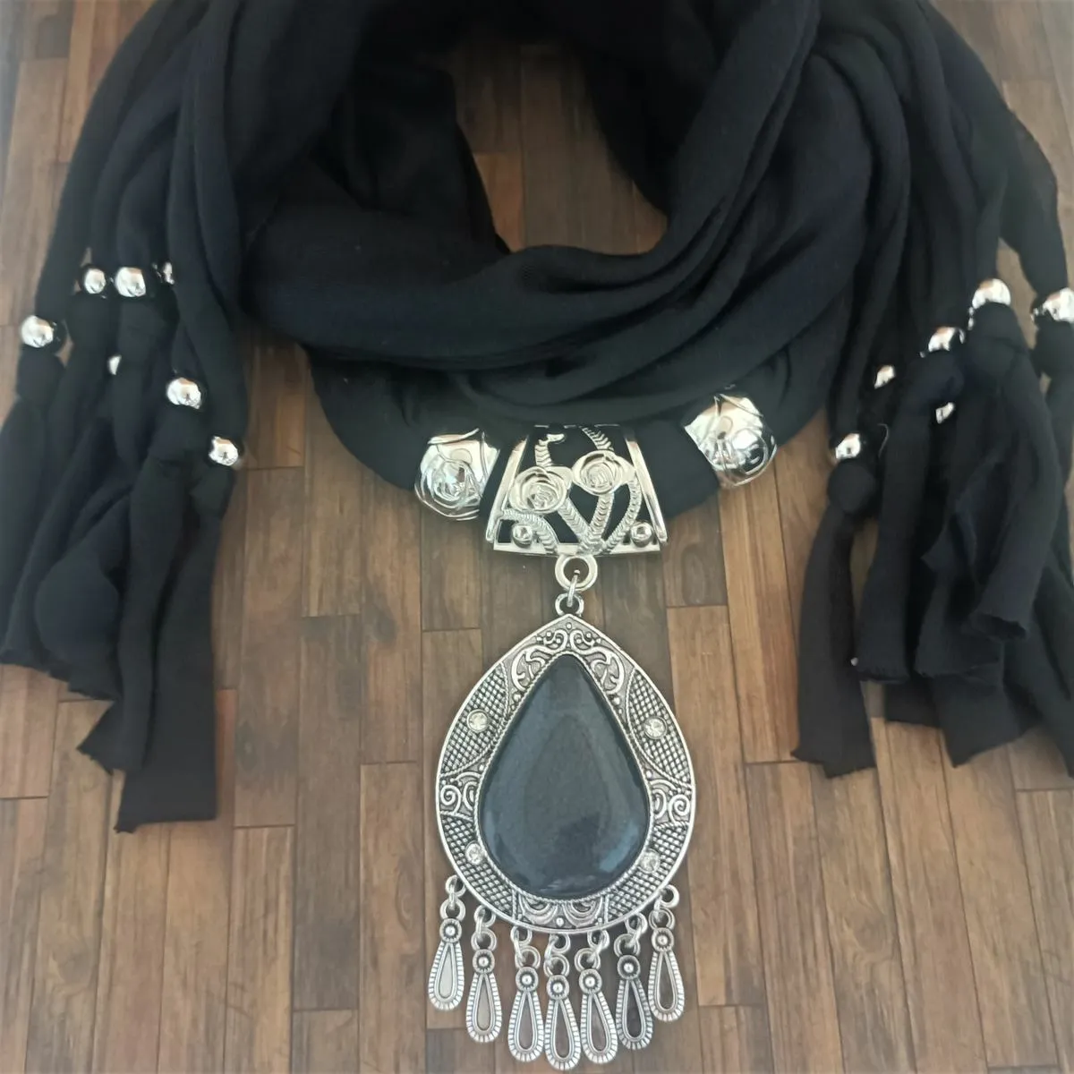 Foulard coton noir pendentif noir