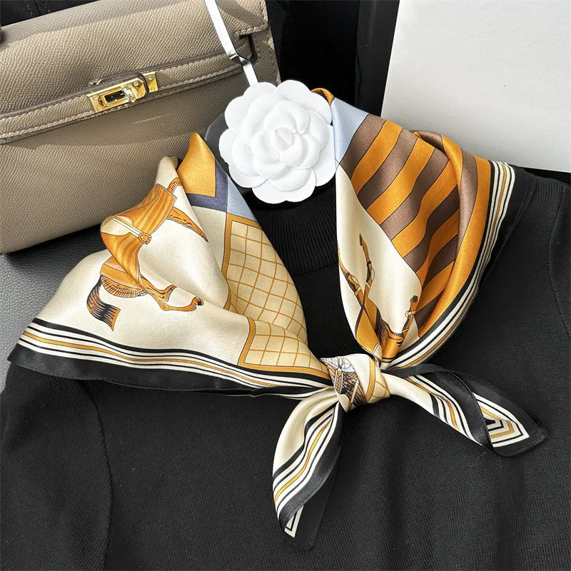 Helena Foulard (100% Seta - 68cm)