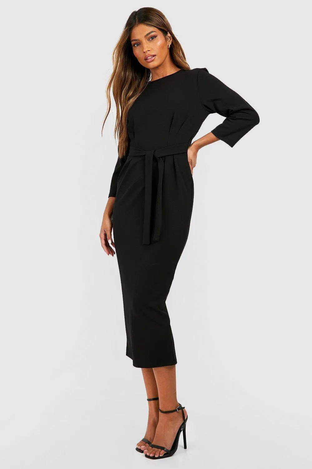 Robe longue plissée à manches 3/4 et ceinture