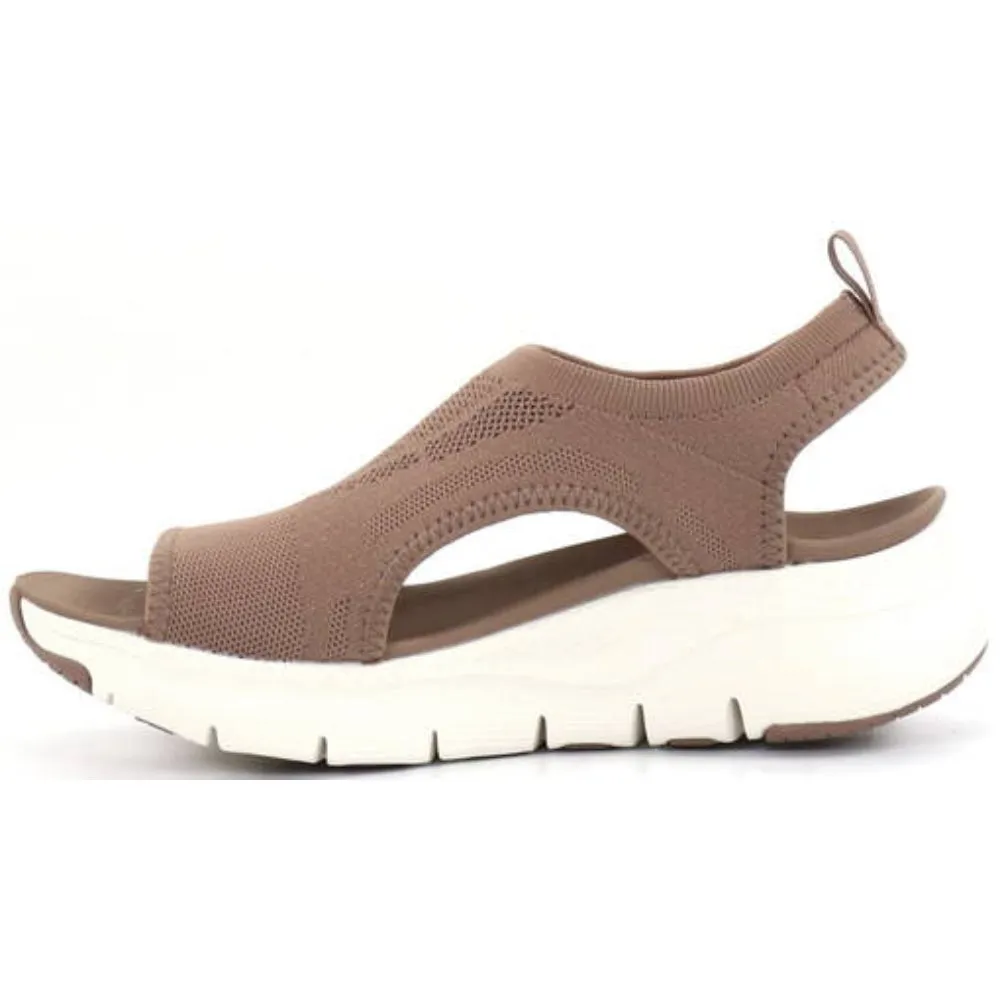 SKECHERS Women's Arch Fit City Catch Sandal (Mocha)